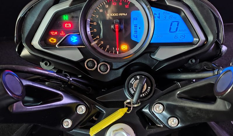 BAJAJ DOMINAR 200 ABS 2025 cheio