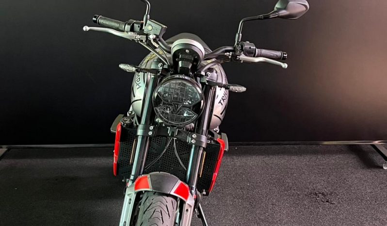 TRIUMPH TRIDENT 660 2023 cheio