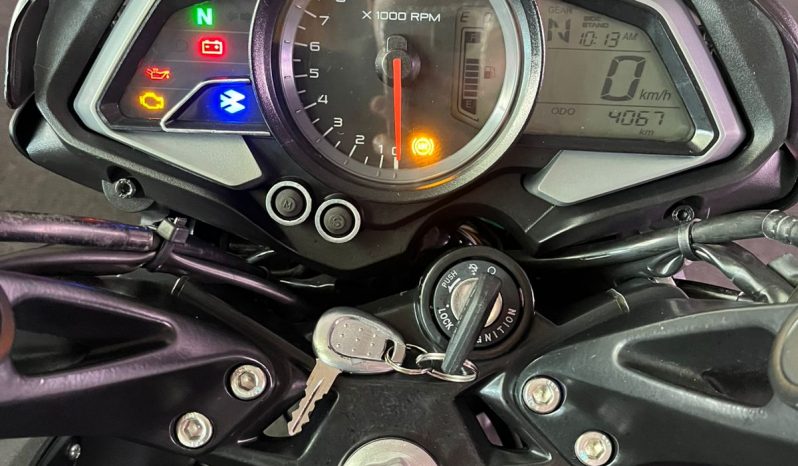 BAJAJ DOMINAR 160 ABS 2023 cheio