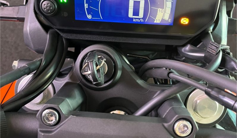 YAMAHA FZ-25 FAZER 250cc CONNECTED 2025 cheio