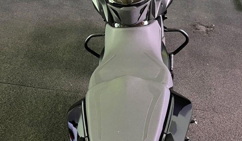 BAJAJ DOMINAR 160 ABS 2025 cheio