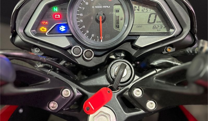 BAJAJ DOMINAR 160 ABS 2024 cheio