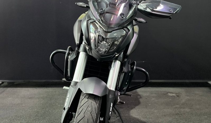 BAJAJ DOMINAR 400 ABS 2023 cheio
