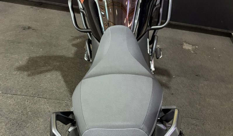 SUZUKI V-STROM 650 XT ABS 2025 cheio
