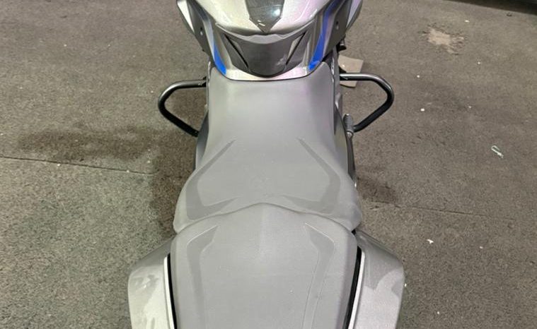 BAJAJ DOMINAR 160 ABS 2025 cheio