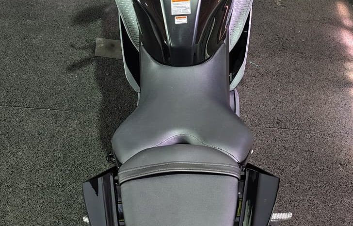 YAMAHA YZF R-15 ABS 2025 cheio