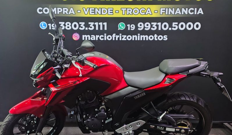 YAMAHA FZ-25 FAZER CONNECTED 2025 cheio