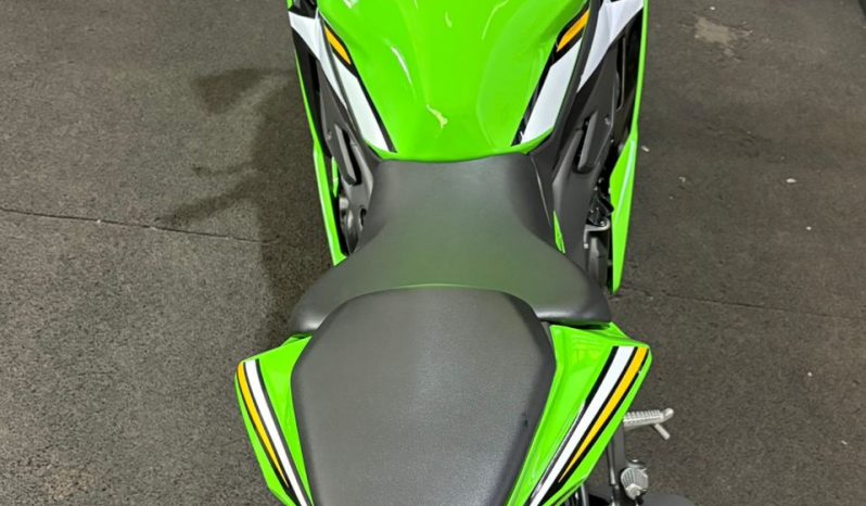 KAWASAKI NINJA ZX-4RR 2026 cheio
