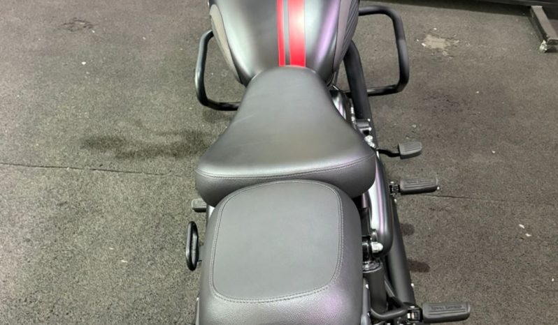 ROYAL ENFIELD CLASSIC 350 DARK 2025 cheio