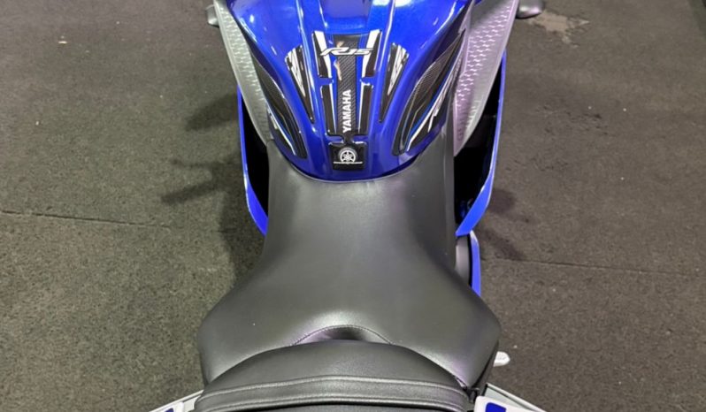 YAMAHA YZF R-15 ABS 2024 cheio