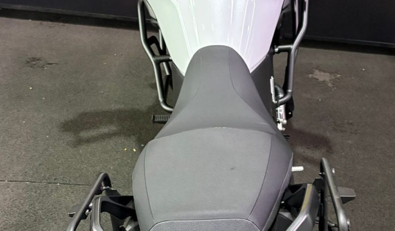 SUZUKI V-STROM 650 XT ABS 2024 cheio