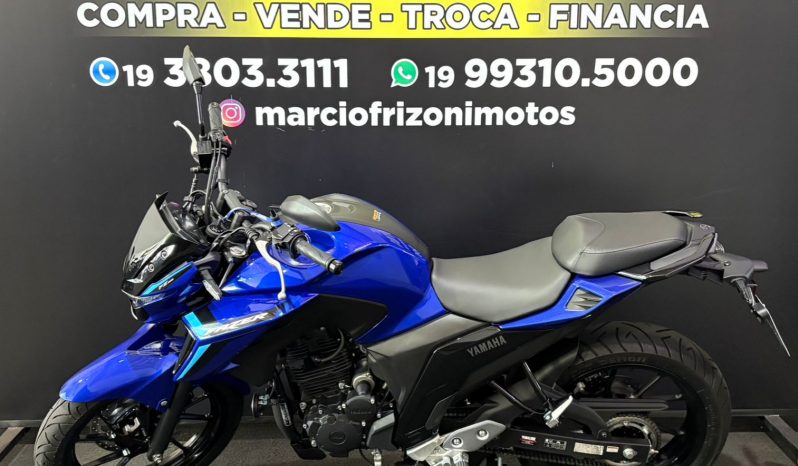 YAMAHA FZ-25 FAZER CONNECTED 2025 cheio