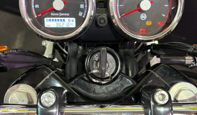 ROYAL ENFIELD INTERCEPTOR 650 BLACK 2024 cheio