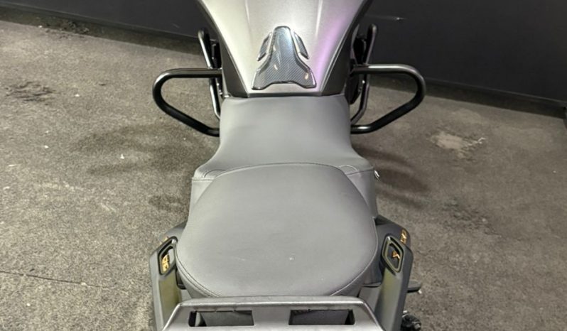 BAJAJ DOMINAR 400 ABS 2024 cheio