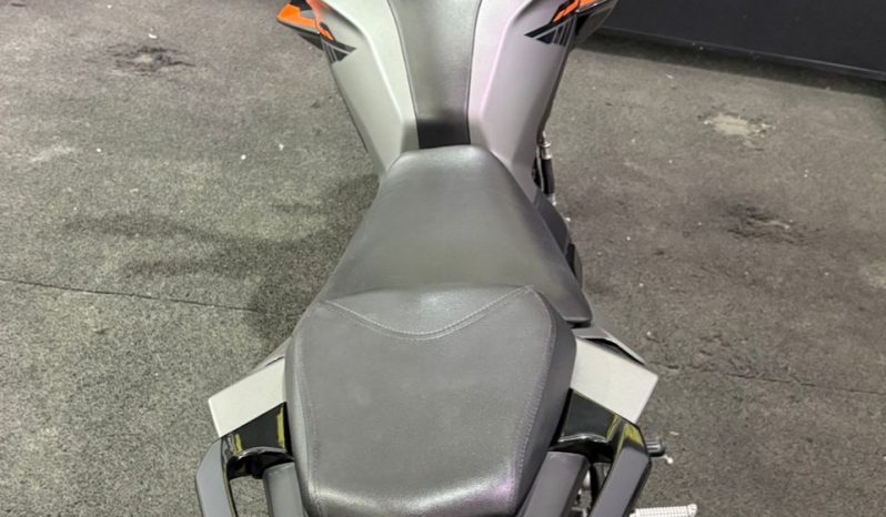 YAMAHA FZ-25 FAZER CONNECTED 2025 cheio