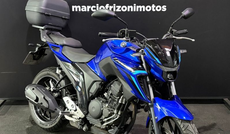 YAMAHA FZ-25 FAZER CONNECTED 2025 cheio