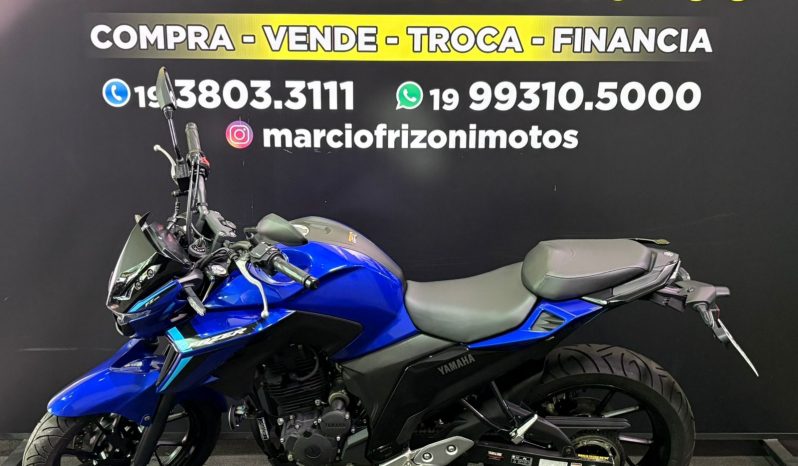 YAMAHA FZ-25 FAZER CONNECTED 2025 cheio