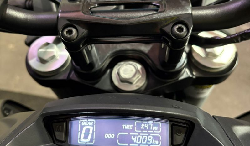 BAJAJ DOMINAR 400 ABS 2025 cheio