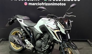 YAMAHA FZ-25 FAZER CONNECTED 2025 cheio