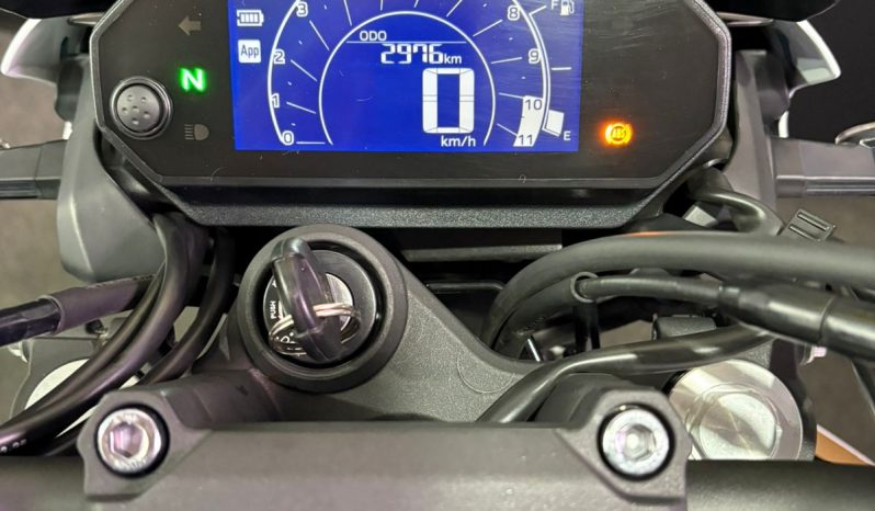YAMAHA FZ-25 FAZER CONNECTED 2025 cheio