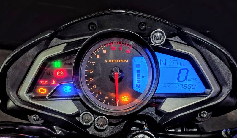 BAJAJ DOMINAR 200 ABS 2023 cheio