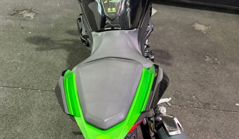 KAWASAKI Z-400 ABS 2022 cheio