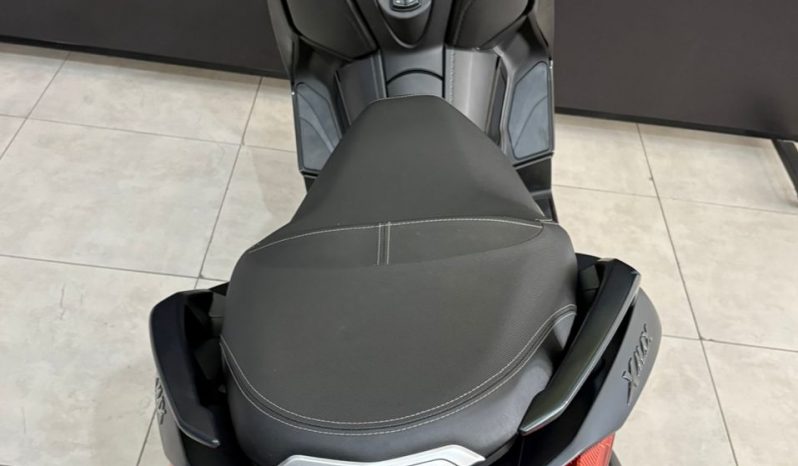 YAMAHA XMAX-250 ABS 2024 cheio
