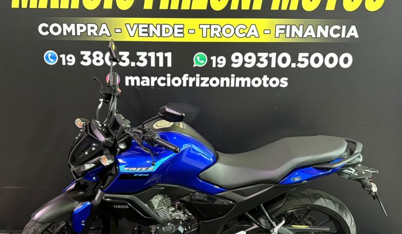 YAMAHA FZ-15 FAZER CONNECTED 2025 cheio