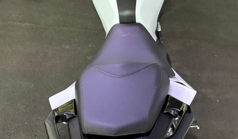 YAMAHA FZ-25 FAZER CONNECTED 2025 cheio