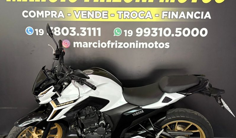 YAMAHA FZ-25 FAZER CONNECTED 2025 cheio