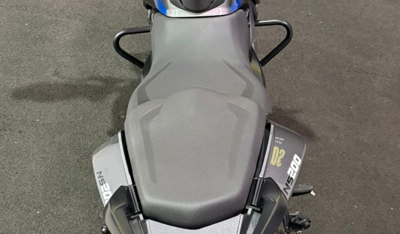 BAJAJ  DOMINAR NS-200 ABS 2026 cheio