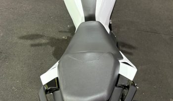 YAMAHA FZ-25 FAZER CONNECTED 2025 cheio