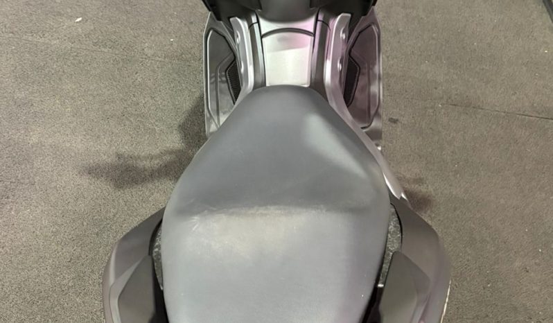 YAMAHA NMAX-160 CONNECTED 2025 cheio