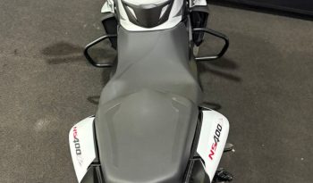 BAJAJ DOMINAR NS-400Z 2026 cheio
