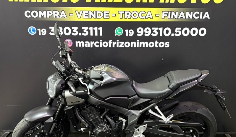 HONDA CB-650R E-CLUTCH 2026 cheio