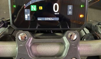 HONDA CB-650R E-CLUTCH 2026 cheio