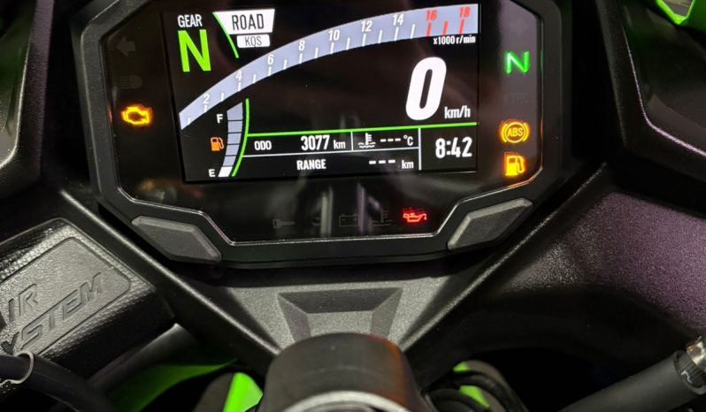 KAWASAKI NINJA ZX-4R 2026 cheio