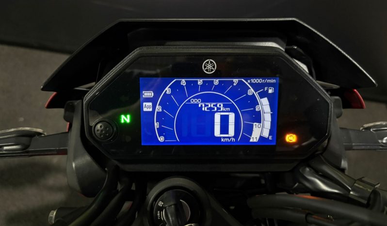 YAMAHA FZ-25 FAZER CONNECTED 2025 cheio