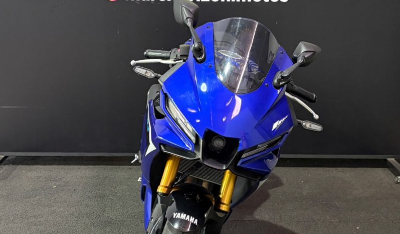 YAMAHA YZFR-3 CONNECTED 2026 cheio