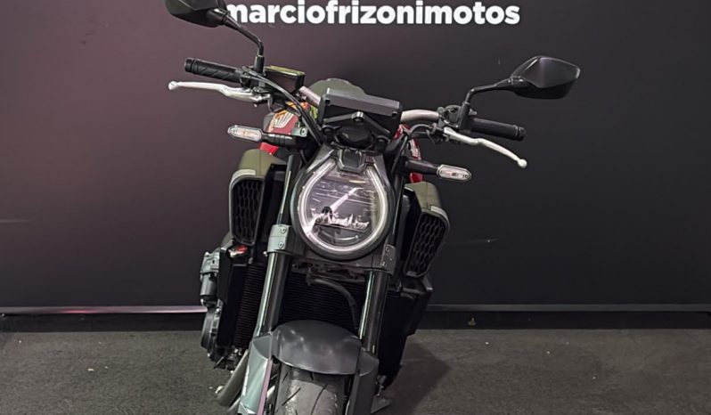 HONDA CB-650R E-CLUTCH 2026 cheio