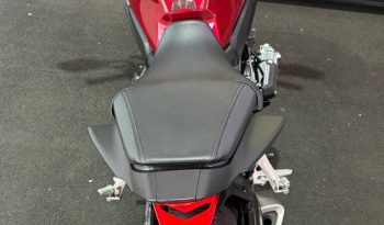 HONDA CB-650R E-CLUTCH 2026 cheio