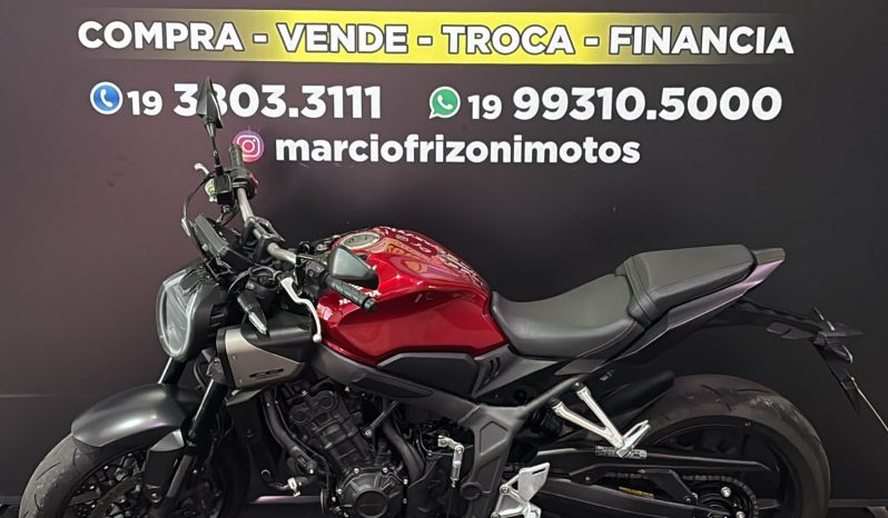 HONDA CB-650R E-CLUTCH 2026 cheio