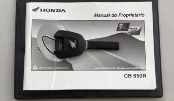 HONDA CB-650R E-CLUTCH 2026 cheio