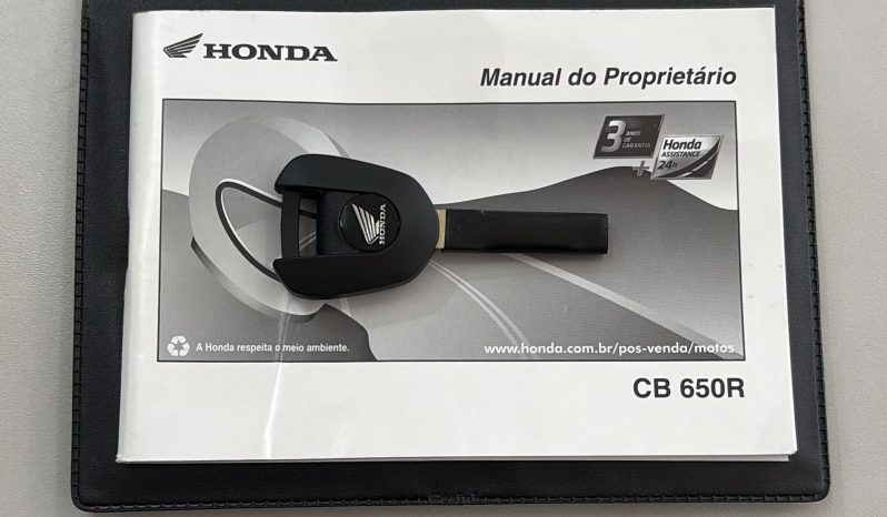 HONDA CB-650R E-CLUTCH 2026 cheio