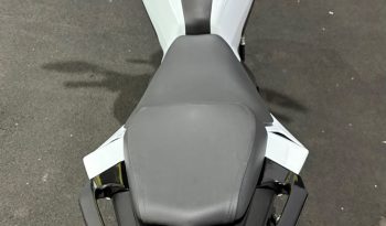 YAMAHA FZ-25 FAZER CONNECTED ABS 2025 cheio