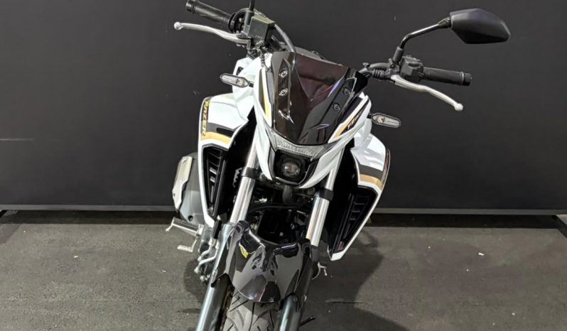 YAMAHA FZ-25 FAZER CONNECTED ABS 2025 cheio