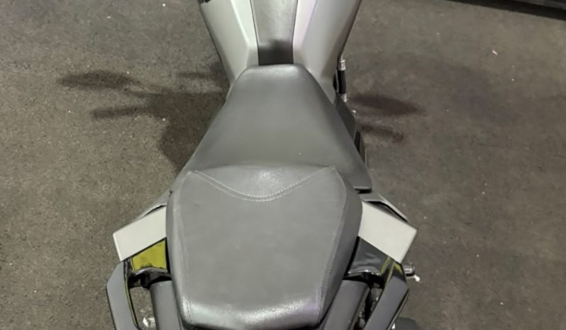 YAMAHA FZ-25 FAZER CONNECTED ABS 2025 cheio