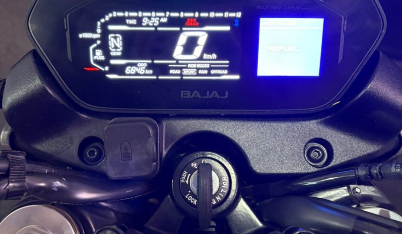 BAJAJ DOMINAR NS-400Z ABS 2026 cheio