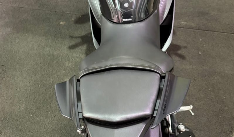 YAMAHA YZF R-15 ABS 2026 cheio