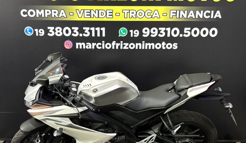 YAMAHA YZF R-15 ABS 2026 cheio
